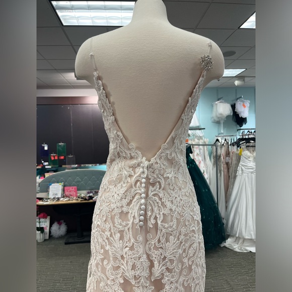 Champagne Lace Alyce Bridal Gown - Picture 5 of 13